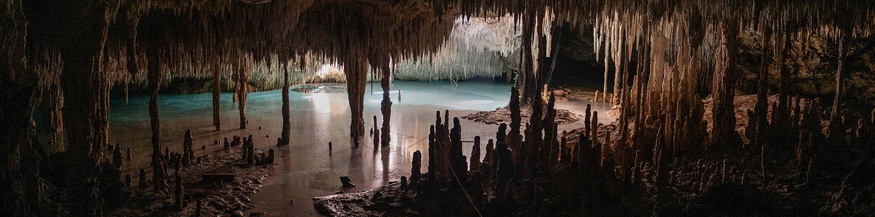 Cenote - Karsthöhle mit Grundwasserzugang auf der Halbinsel Yucatan