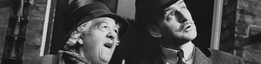 Tony Randall als Hercule Pairot und Margaret Rutherford as Miss Marple
