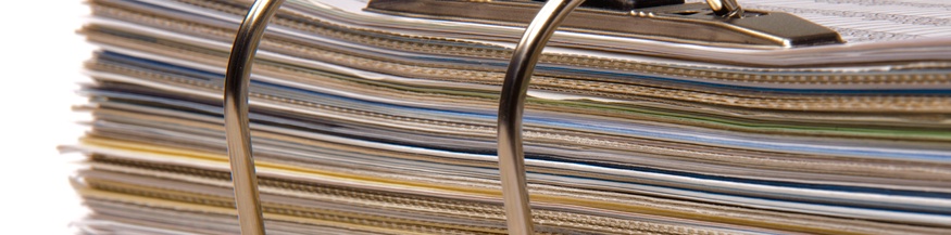 Blätter in Aktenordner