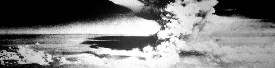 Pilzwolke nach Abwurf der Atombombe über Hiroshima