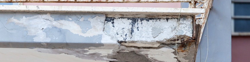 Kaputter Betonbalkon