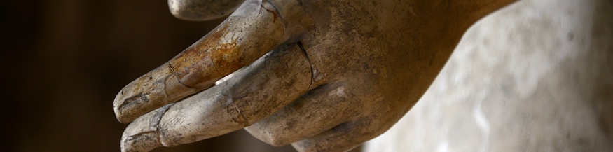Hand einer Statue