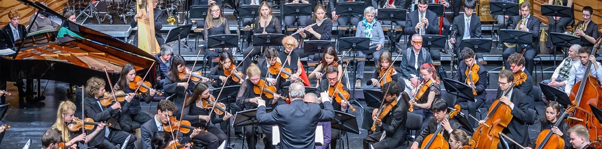 MUK.mittendrin: Mitglieder des Blinden- und Sehbehindertenverbandes Österreich (BSVÖ) erleben ein Konzert des MUK.sinfonieorchesters unter Leitung von Andreas Stoehr 