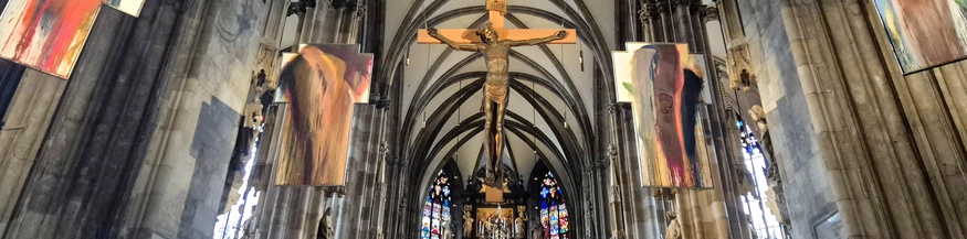Die schwebenden Kreuze im Wiener Stephansdom