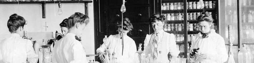 Studentinnen der Medizin im Labor, 1910