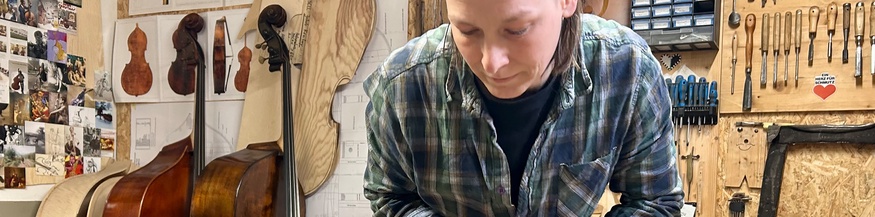 Kontrabassbauerin Annekathrin Schumacher