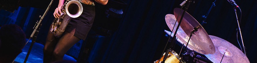 Musikerinnen auf der Bühne beim Jazzfestival Saalfelden