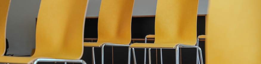 Klassenzimmer: Stühle