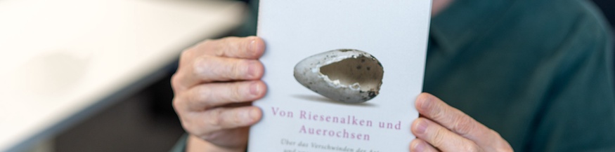 "Von Riesenalken und Auerochsen" von John Burnside