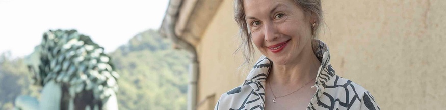Foto: Valery Tscheplanowa am Dach des Salzbzurger Festspielhauses
