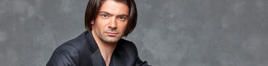 WARNER CLASSICS/FABIEN MONTHUBERT Gautier Capucon