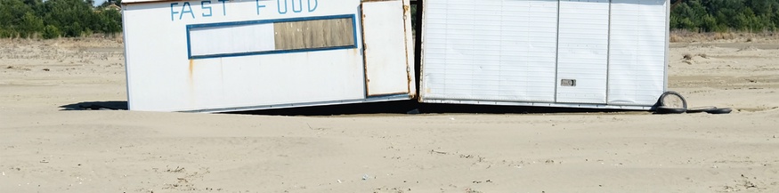 "Kioske. Temporäre Architektur und soziale Lebenswelten an der albanischen Küste", Ausschnitt des Buchumschlags