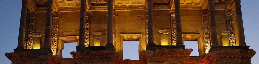 Fassade der Celsusbibliothek in Ephesos