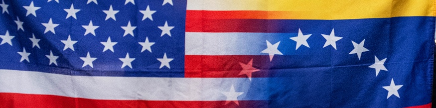 US-Fahne und Fahne von Venezuela gemischt