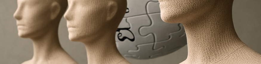 Gesichtslose Schaufensterpuppen mit Wikipedia-Puzzle-Ball im Hintergrund, Erstellt mit Hilfe von ChatGPT (DALL·E von OpenAI)