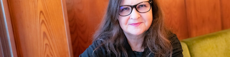 Bettina Balàka