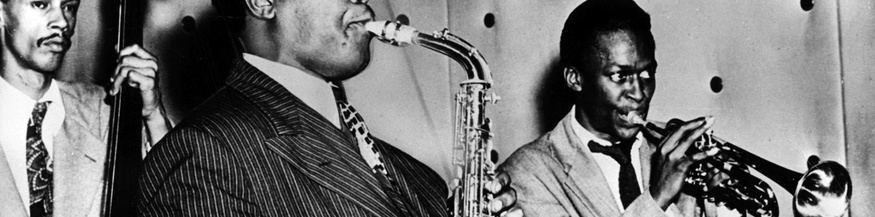 Charlie Parker, Miles Davis und Tommy Potter 