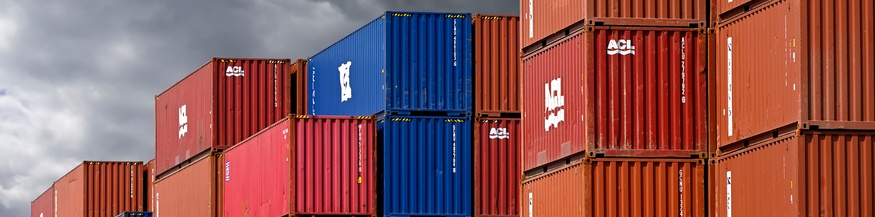 Container im Hafen von Hamburg