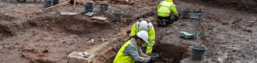 Ausgrabung einer Feuerstelle