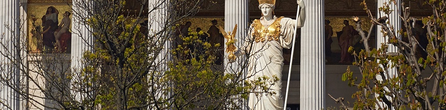 Parlamentsgebäude, Außenansicht mit Bäumen