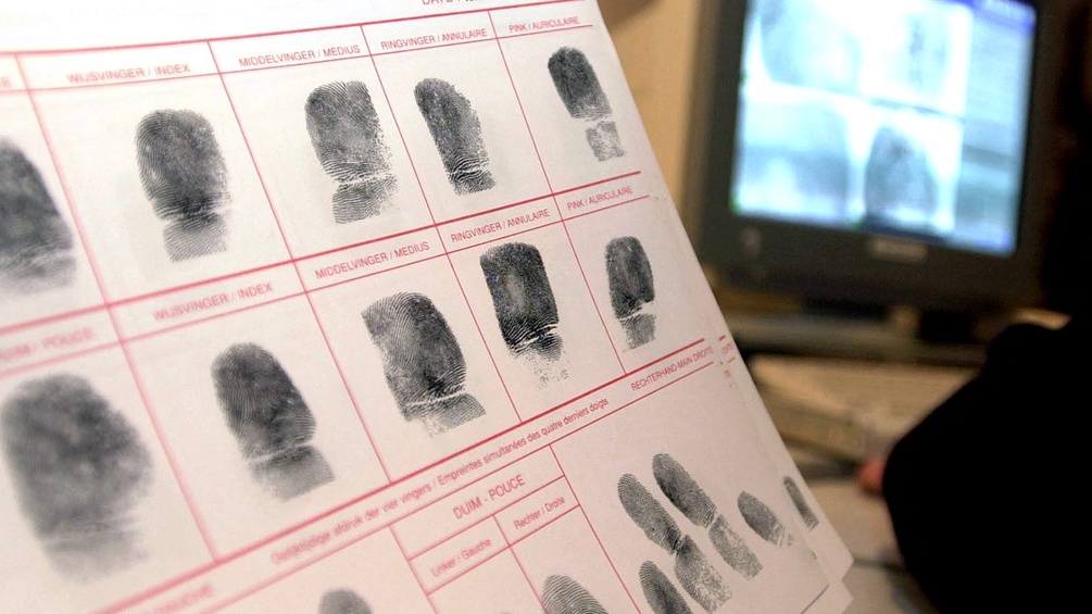 AFP/BELGA/OLIVIER HOSLET Fingerabdrücke