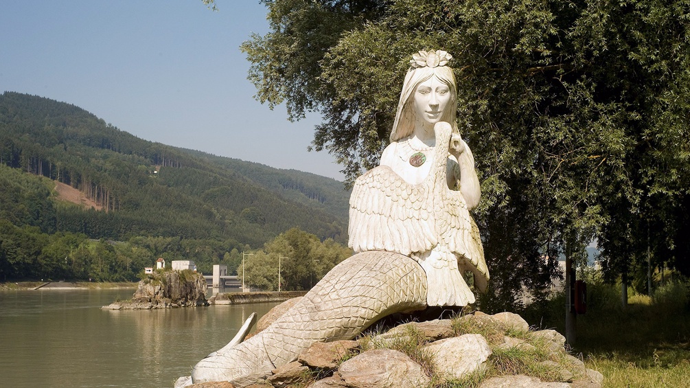 Statue des Donauweibchen