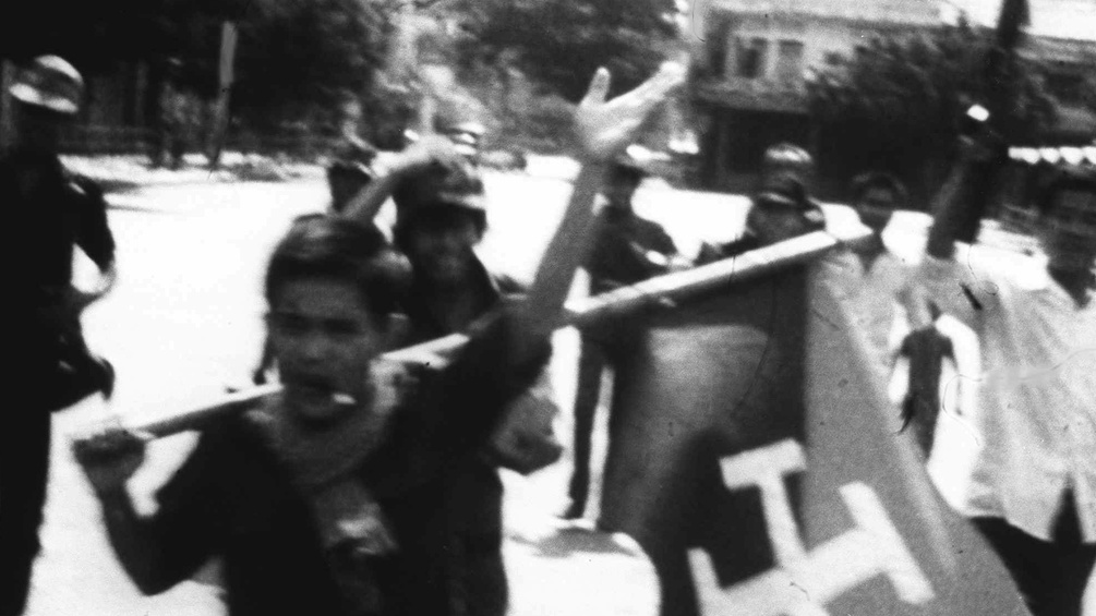 AP Rebellen mit der Roten Khmer in Phnom Penh, 1975