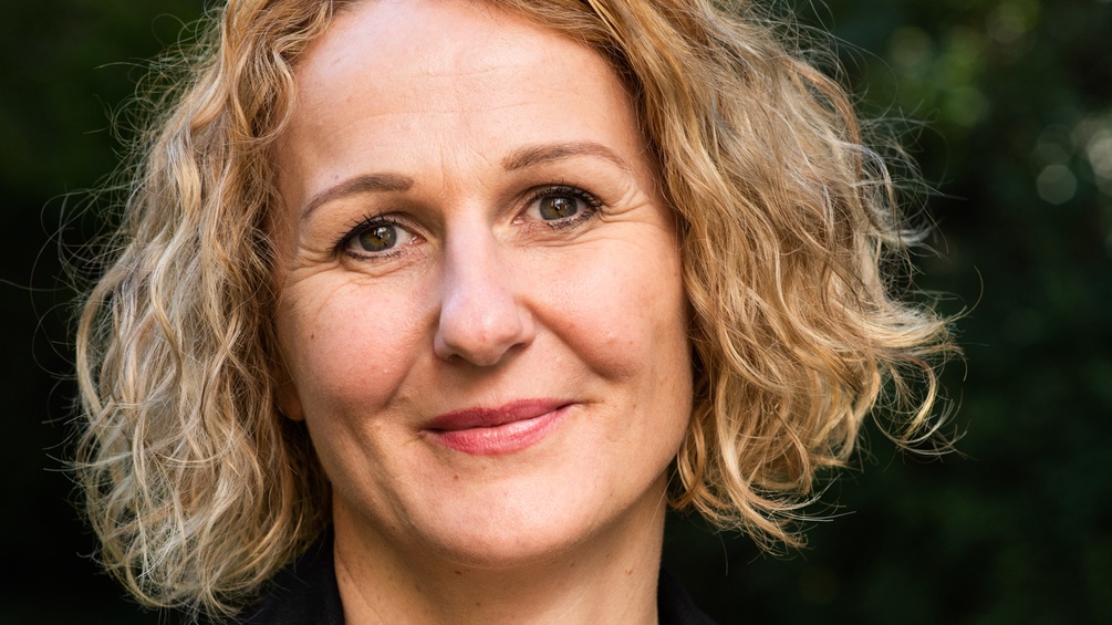 SABINE T. KöSZEGI (C) LUIZA PUIU Sabine T. Köszegi