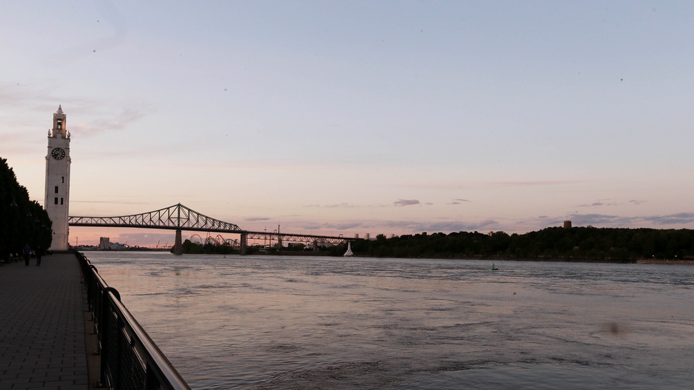 Tour de l'Horloge ist ein Uhrturm in Montreal