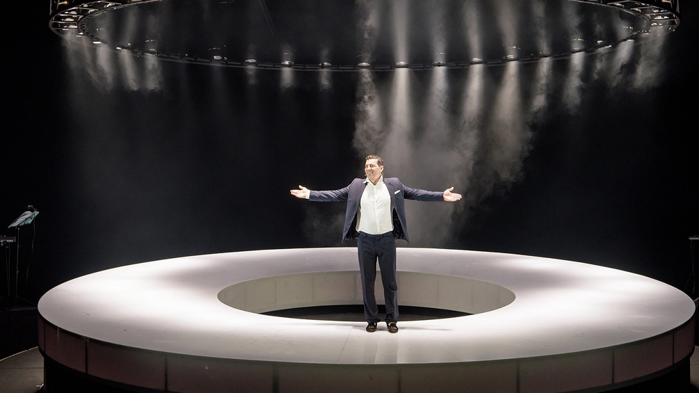 Gregor Bloéb als Herr Russek