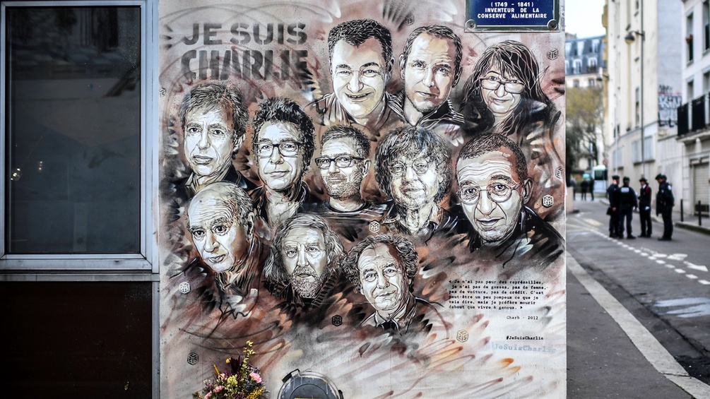 Das Wandbild an Charlie Hebdo's damaligem Büro