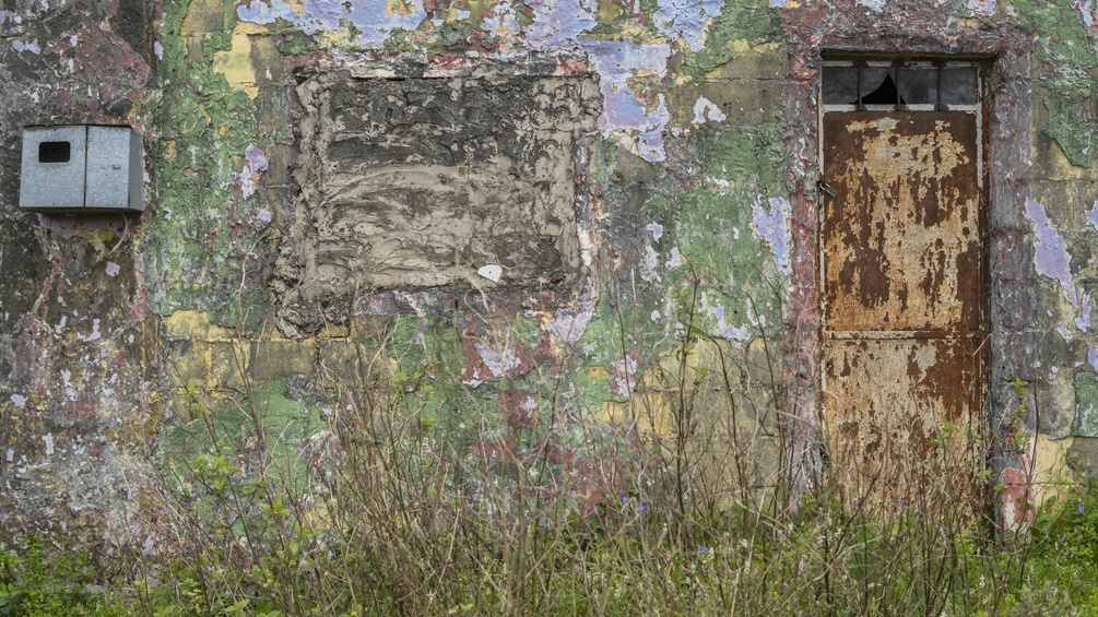 Verwahrloste Hausfront in Uruguay