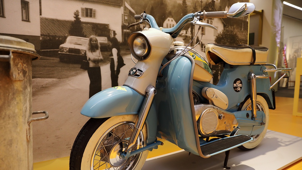 (C) UMJJ.J.KUCEK altes Motorrad