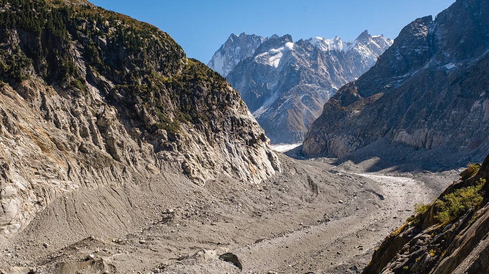 Fehlendes Gletschereis in den Alpen (Mont Blanc)