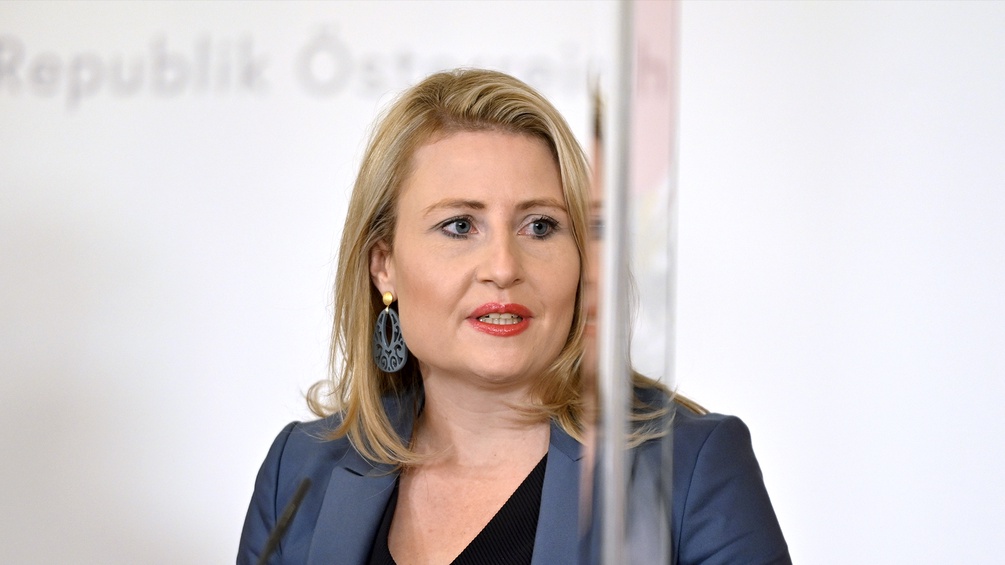 APA/HERBERT NEUBAUER Susanne Raab