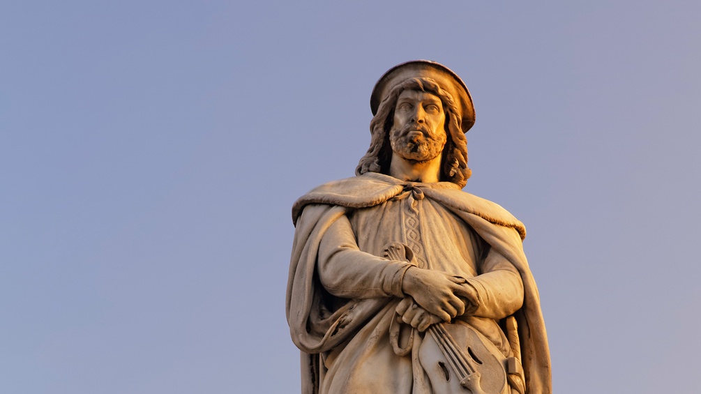 Walther von der Vogelweide, Statue