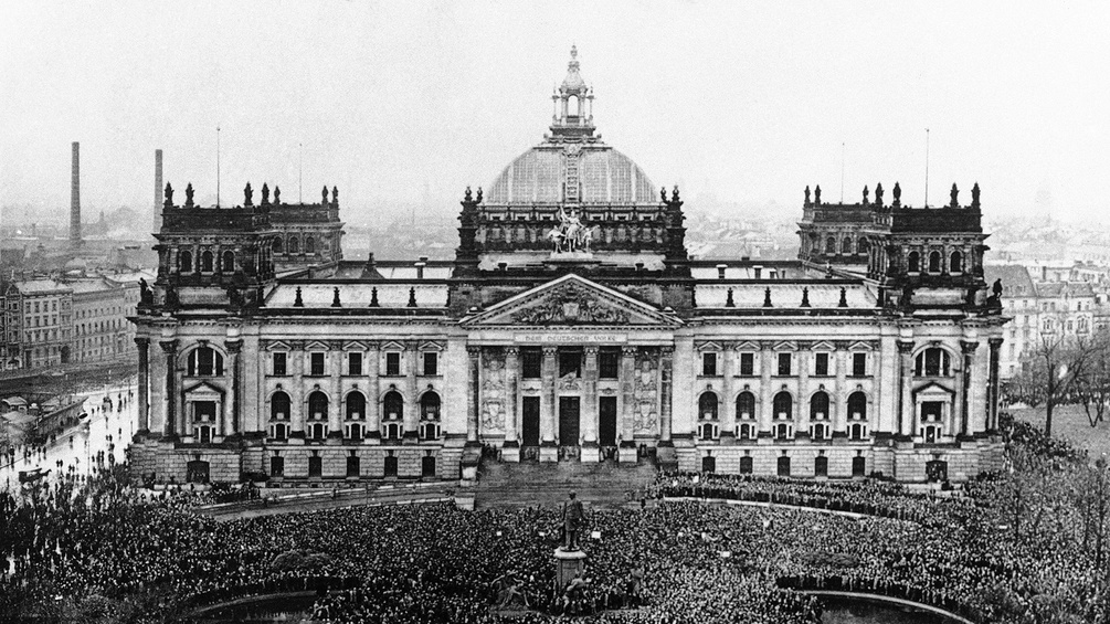 Historisches Foto des deutschen Reichstags aus dem Jahr 1920
