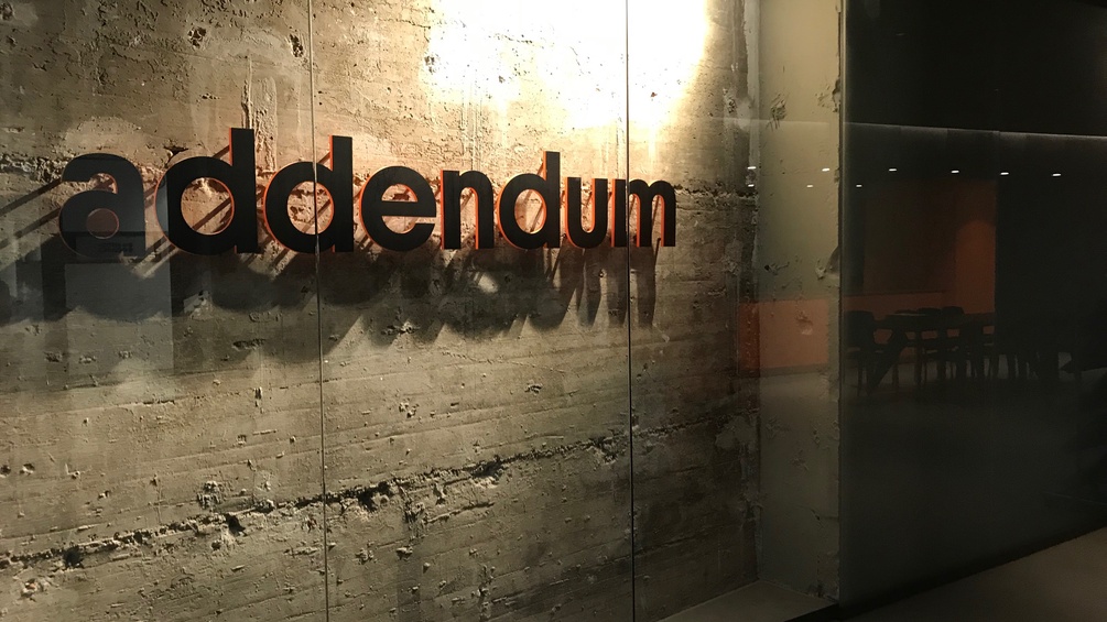 Das Logo von Addendum