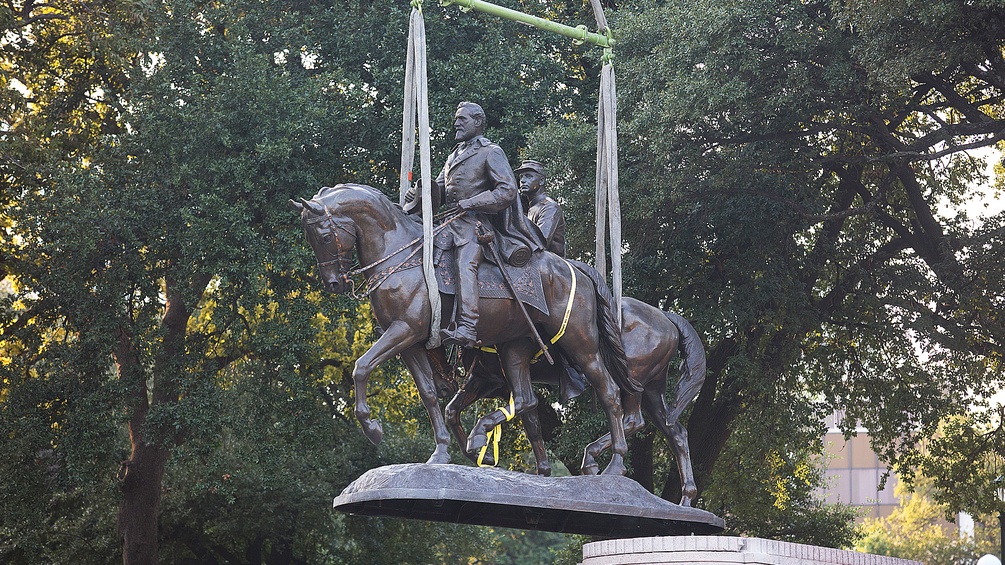 Die Statue von Südstaatengenerals Robert E. Lee