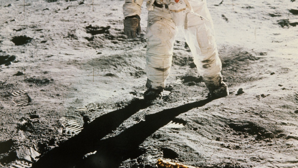 Der US-Astronaut Edwin Aldrin am Mond