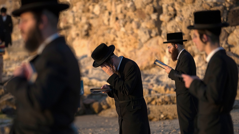 Ultra-orthodoxe Juden betend