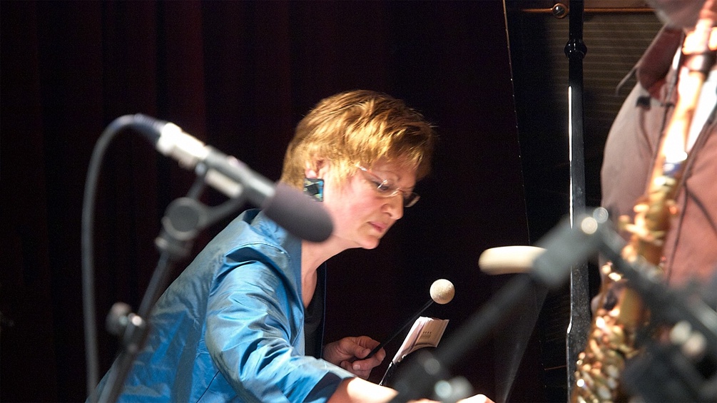 ADRIANE MUTTENTHALER Adriane Muttenthaler