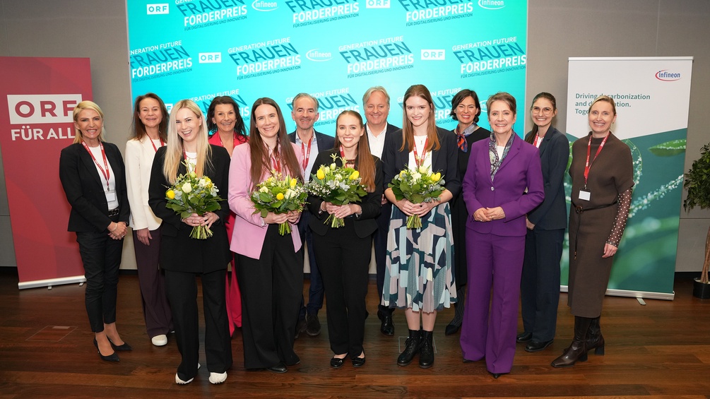 Die Jury und die Preisträgerinnen des "Frauen-Förderpreises für Digitalisierung und Innovation"