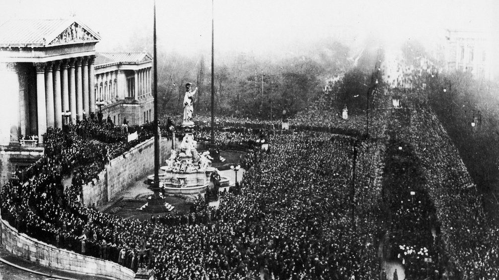 Gedenkjahr vor dem Parlament, 1918