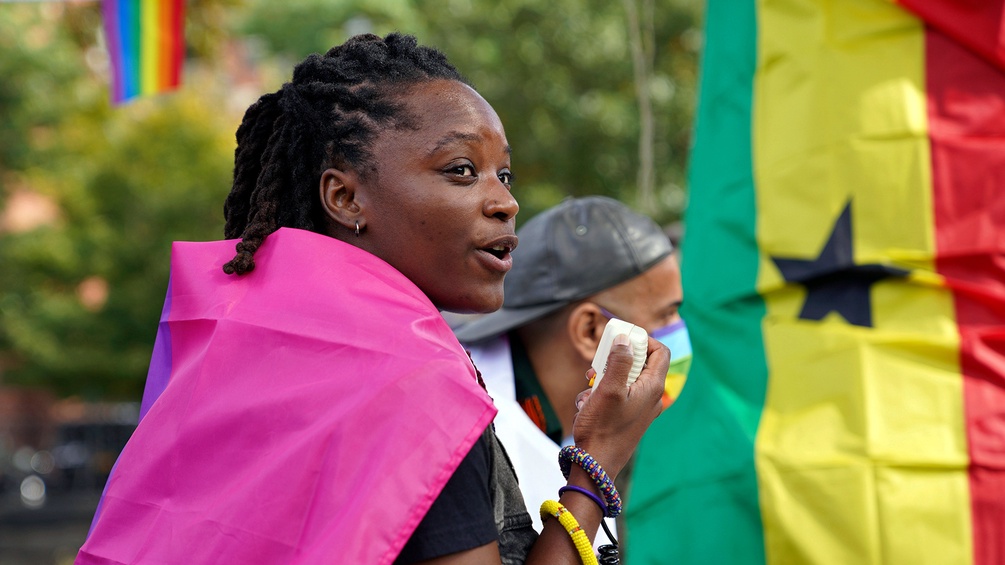 Abena Hutchful, Aktivistin aus Ghana bei einer LGBTQIA-Demonstration