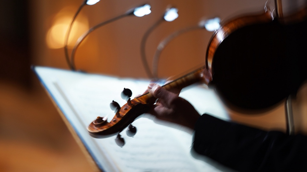 Violine und Notenständer