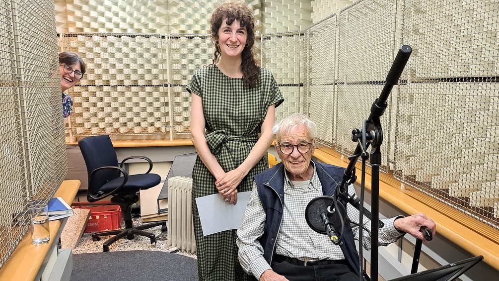 Aufnahmesituation "Marillenmassaker" mit Naemi Latzer und Klaus Höring - Hörspiel