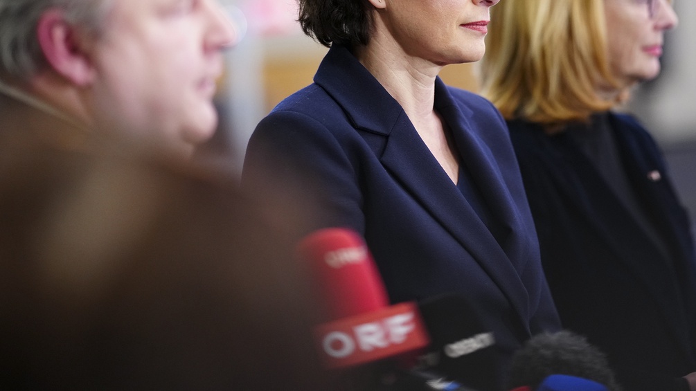Bürgermeister Michael Ludwig (SPÖ), Parteivorsitzende Pamela Rendi-Wagner (SPÖ) und Zweite Nationalratspräsidentin Doris Bures.