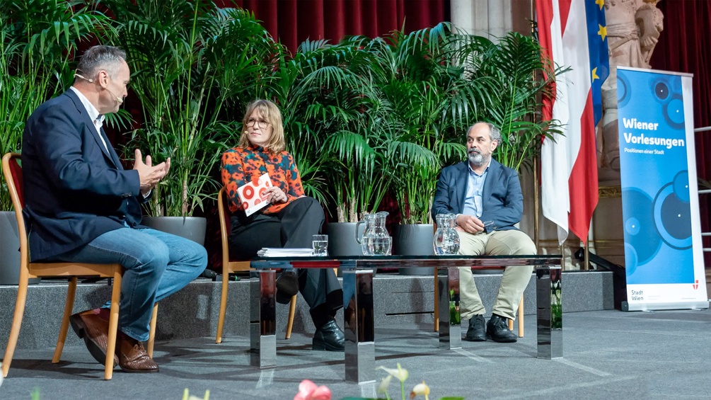 Marlene Nowotny mit Gästen bei den Wiener Vorlesungen