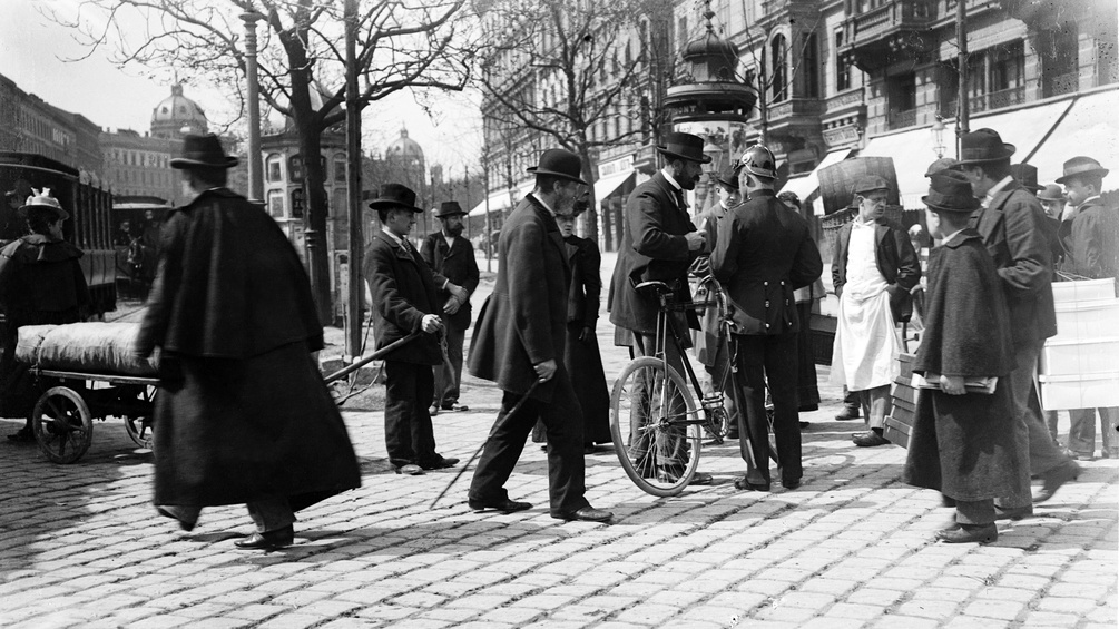 Am Opernring in Wien, um 1900. Foto vermutlich von Franz Kaiser. 